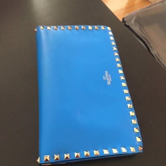 Blue Valentino Rockstud Wristlet Clutch - Picture 2 of 8